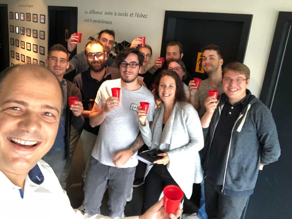 photo-groupe-sacha-goepp-equipe-au-magasin-lancement-allemagne