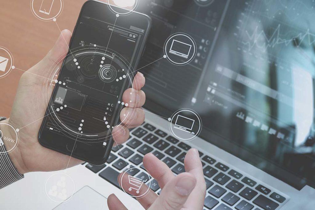 transformation-digitale-smartphone-ordinateur-portable