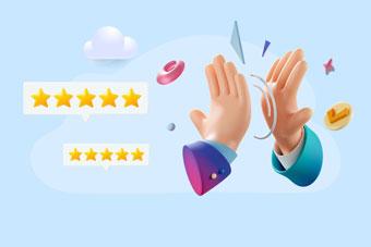 Deux mains se tapant dans la main avec des symboles de cinq étoiles reflétant la satisfaction client.