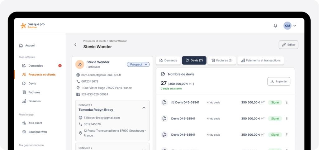 Fiche client dans le CRM de la solution Plus que pro, avec coordonnées, contacts associés, devis signés et onglets pour les factures et paiements
