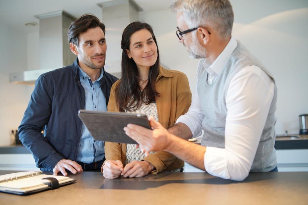 La vente se joue avant le premier contact : la méthode pour prévendre votre entreprise et signer plus vite.